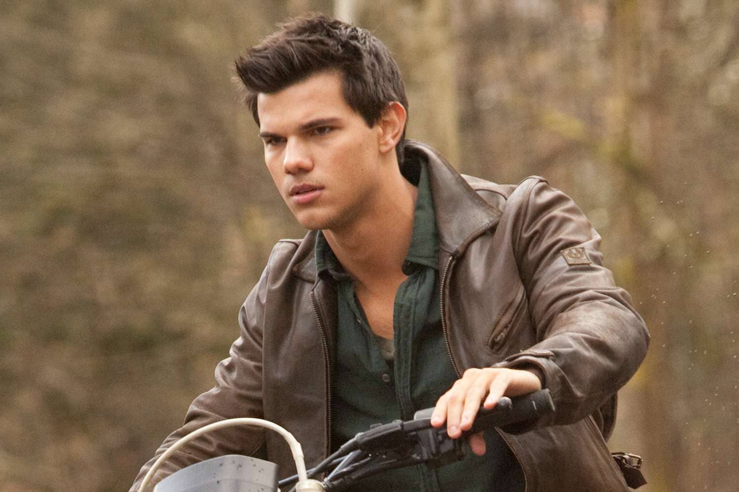 Taylor Lautner vuelve a sus orígenes de hombre lobo con nueva serie