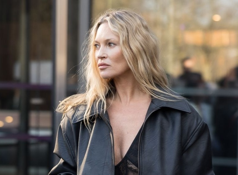 Kate Moss con 51 años lució el look rockero que todas quieren