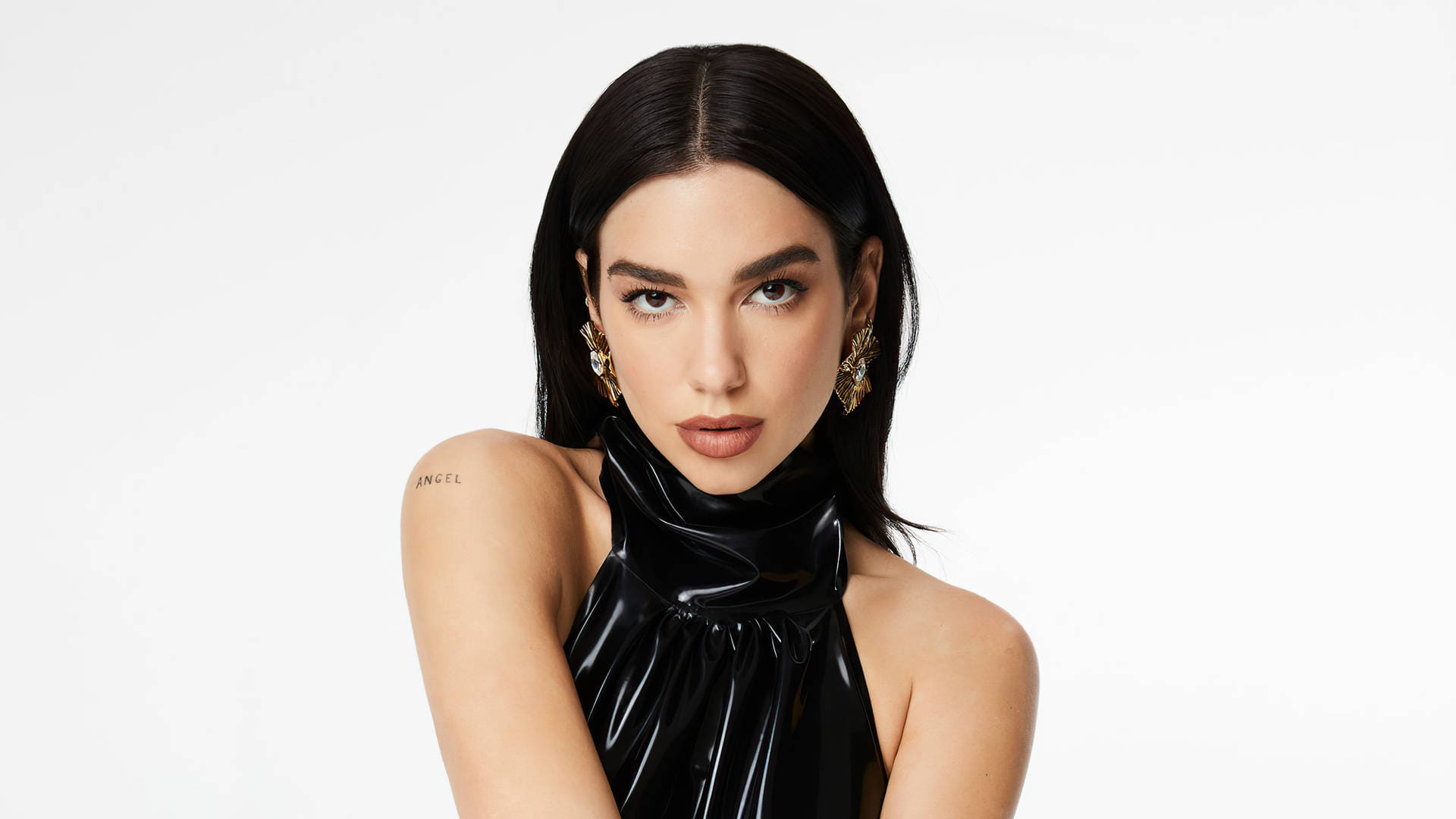 Dua Lipa sorprende cantando en español