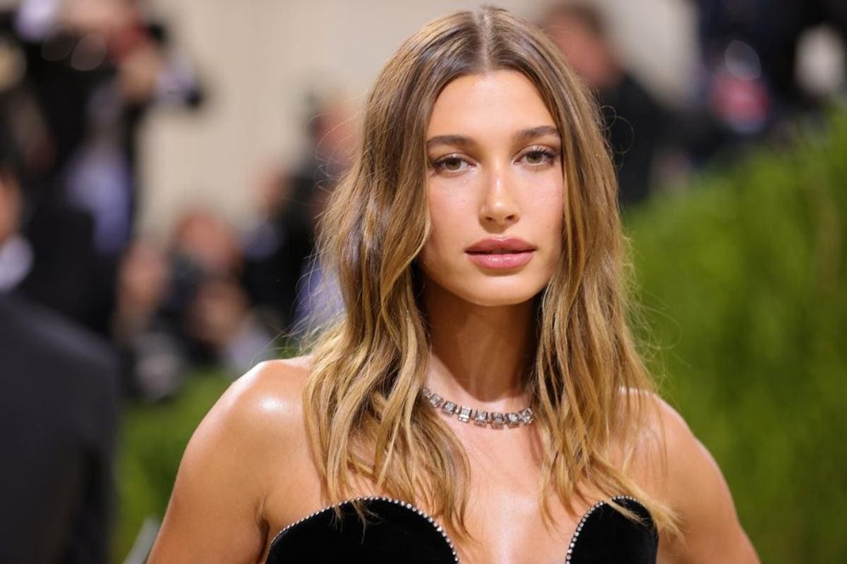Hailey Bieber se une al club de los multimillonarios con su marca de belleza