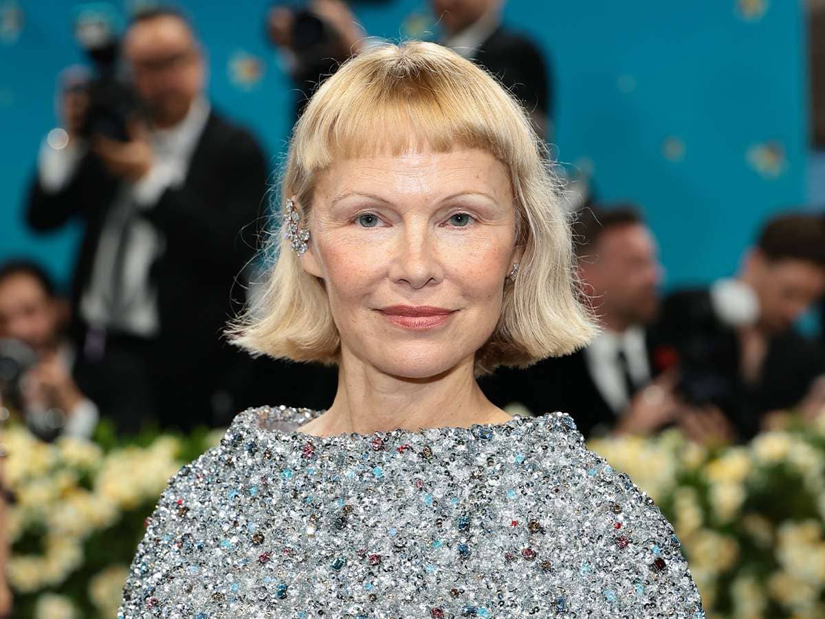 Pamela Anderson revela el significado de su corte bob en la Met Gala
