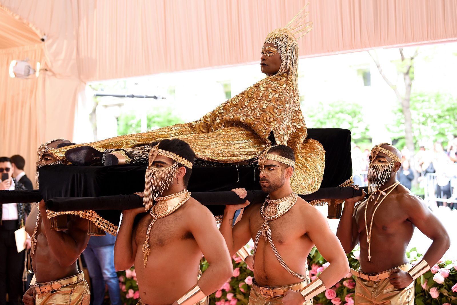 ¡Queda poco para la Met Gala! Estos han sido los mejores looks masculinos del pasado