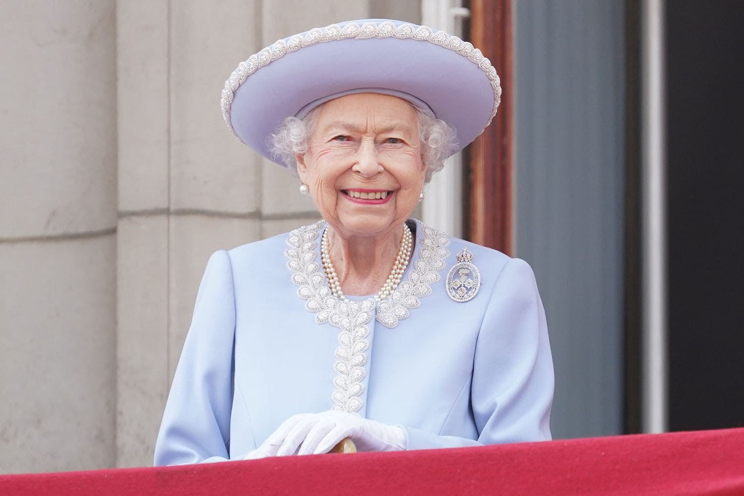 Revelan los diseños del monumento a la reina Isabel II: ya puedes votar