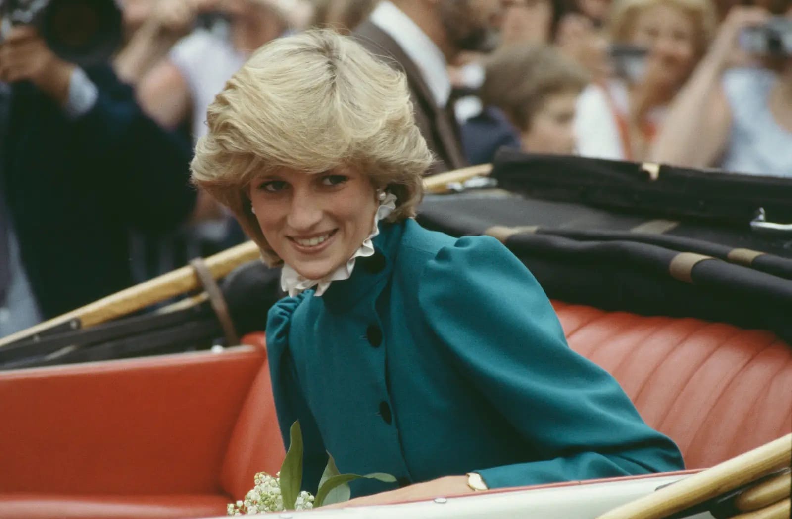 El misterio detrás de los abrigos de Lady Di: por qué jamás se han subastado