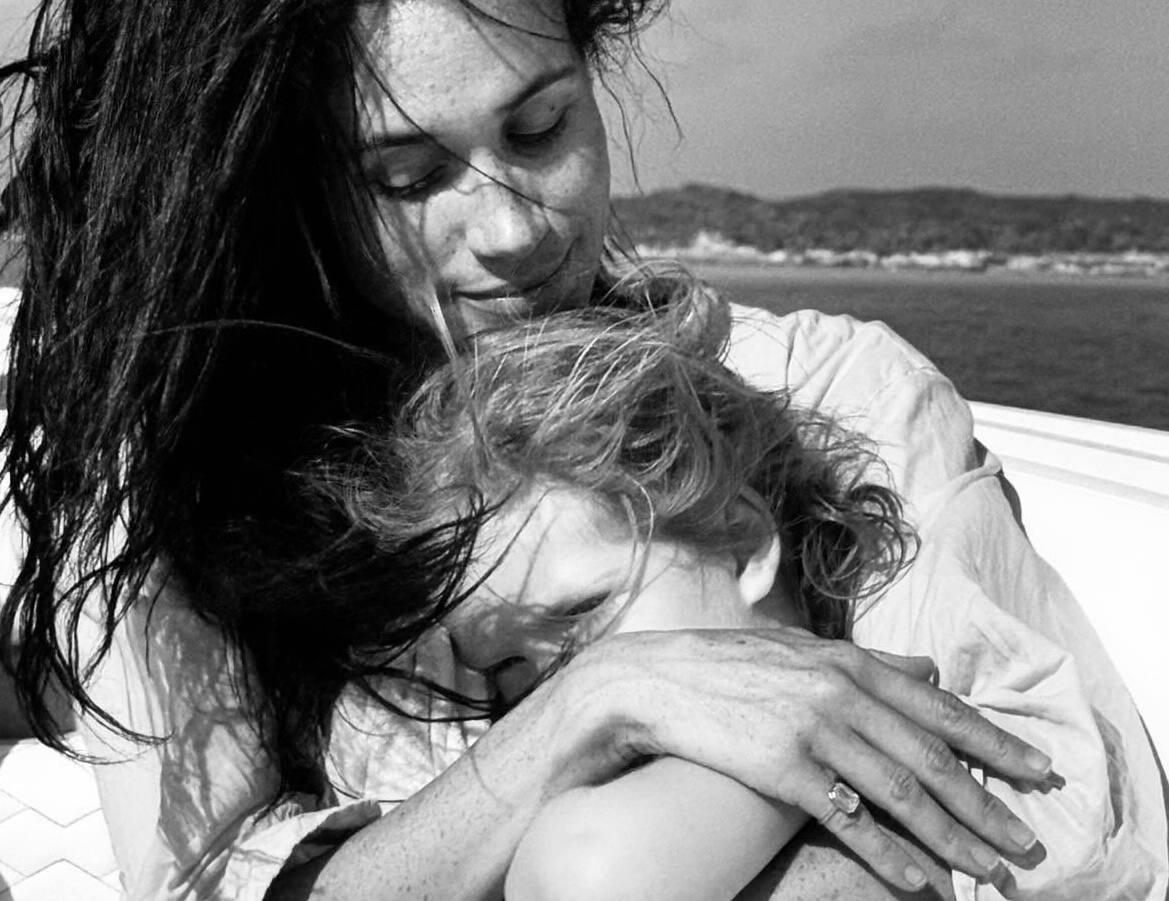 Meghan Markle comparte fotos inéditas de Lilibet por su 4° cumpleaños