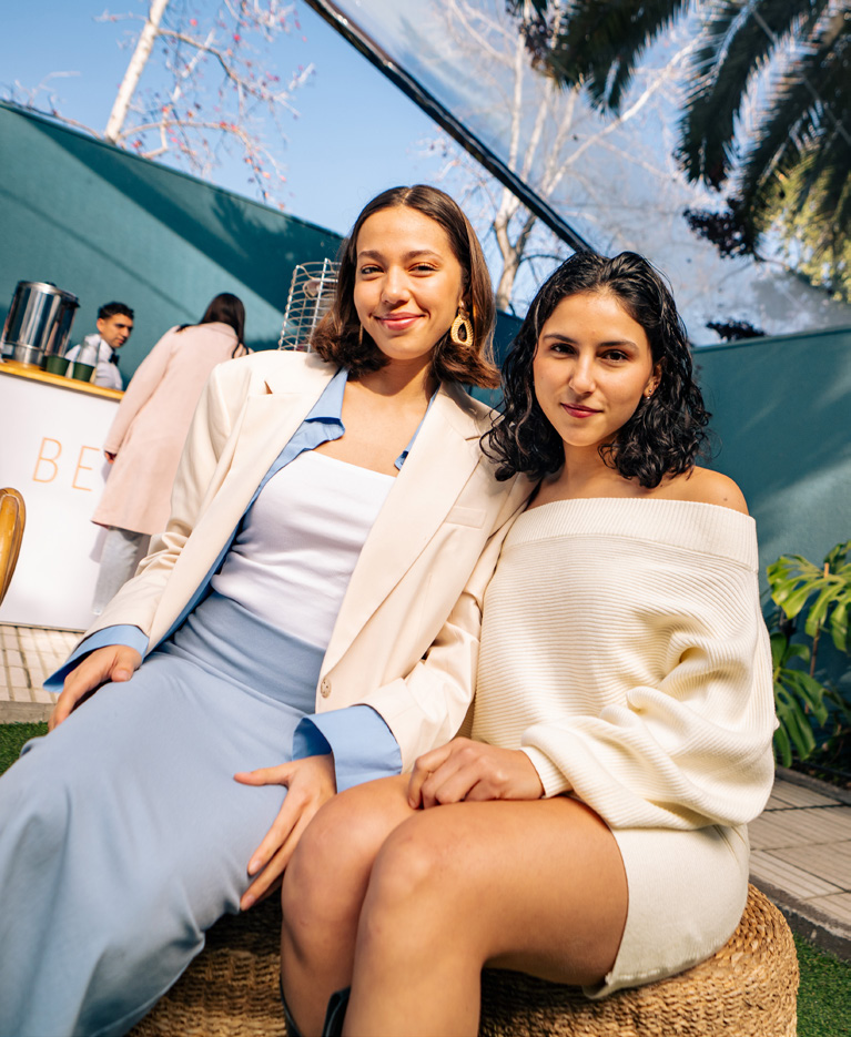 Isidora Miranda y Rocío Palma