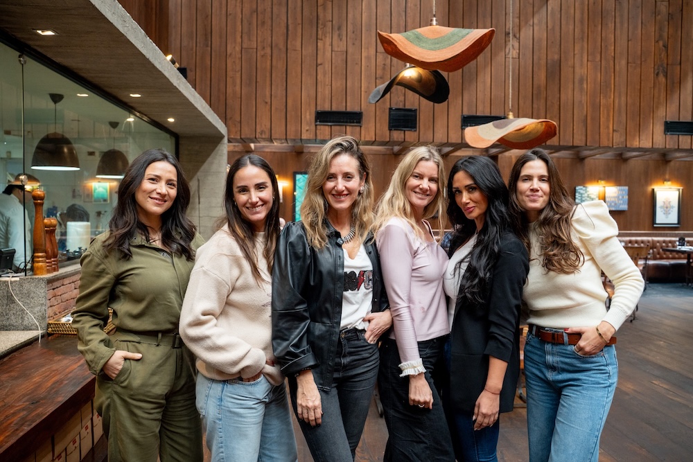 Loreto Aravena, Fernanda Urrejola, Virginia Valdatara, Javiera Acevedo, Pamela Díaz y Magui Benet