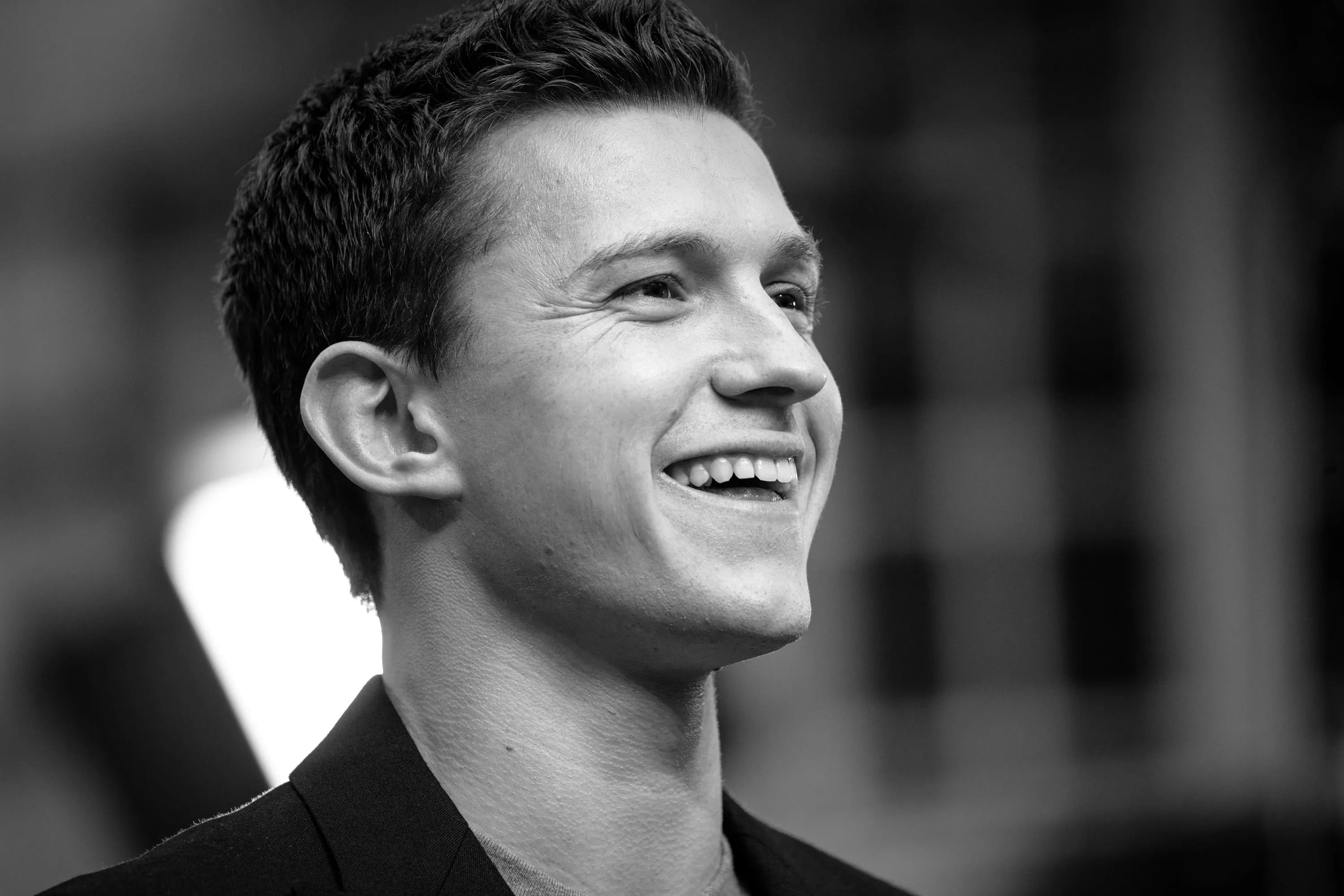 Tom Holland revela cómo la sobriedad transformó su vida tras 3 años y medio