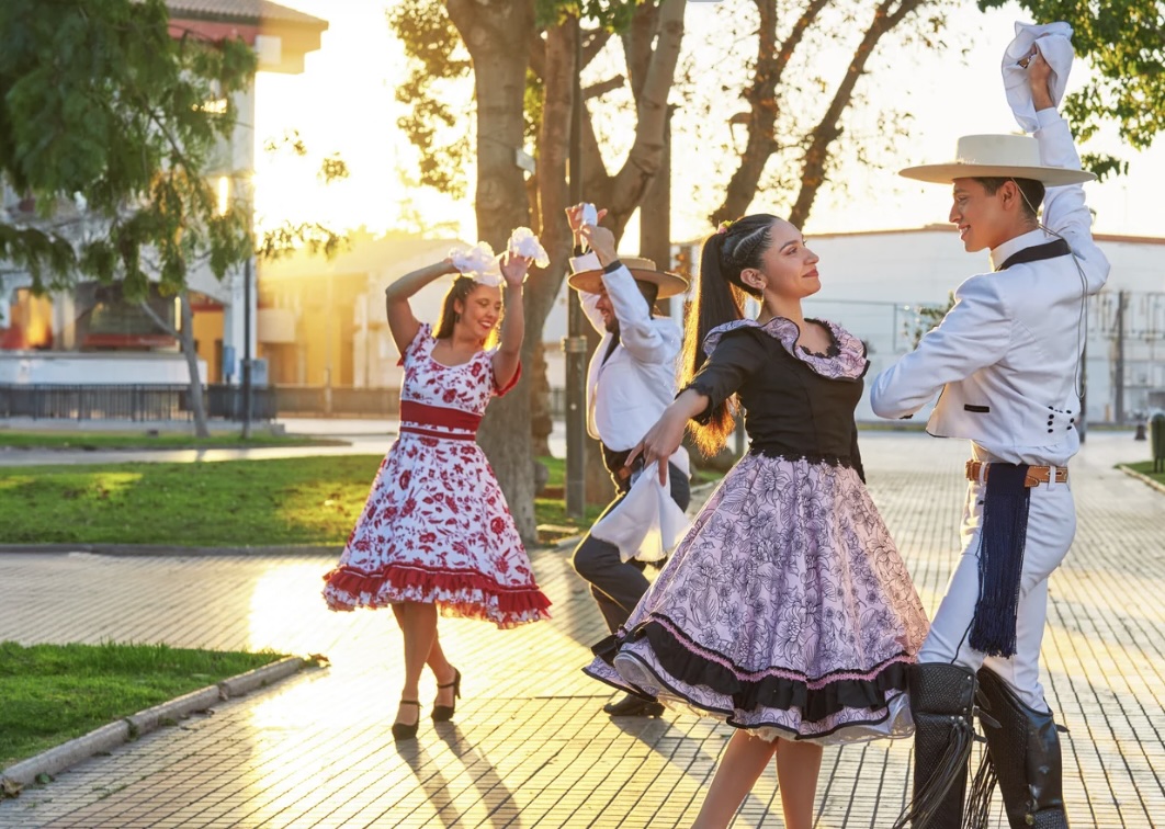 Panorama gratuito Fiestas Patrias: clases de cueca, juegos típicos y tradiciones para toda la familia