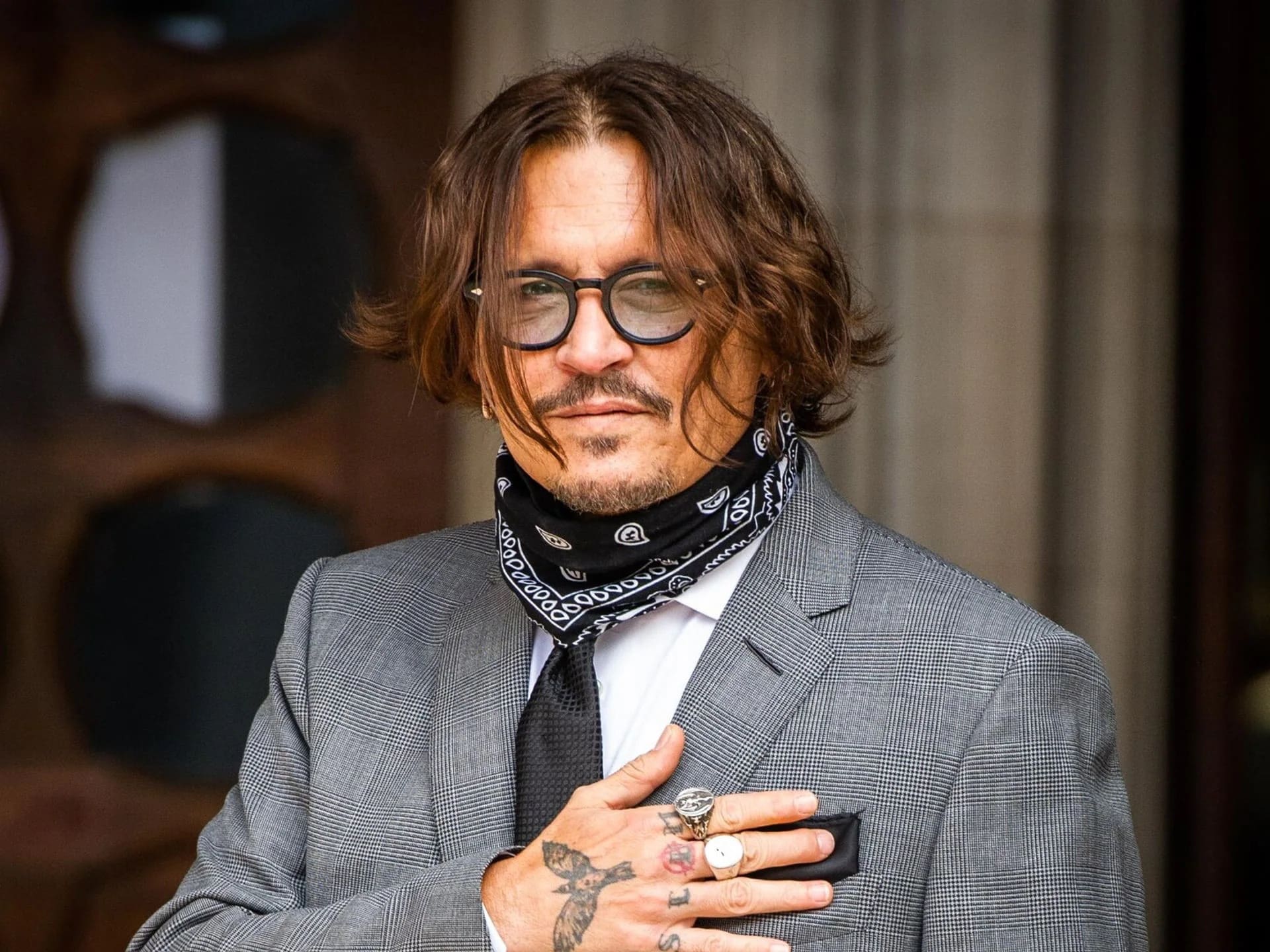 Johnny Depp regresa en una nueva y tenebrosa versión de un clásico navideño