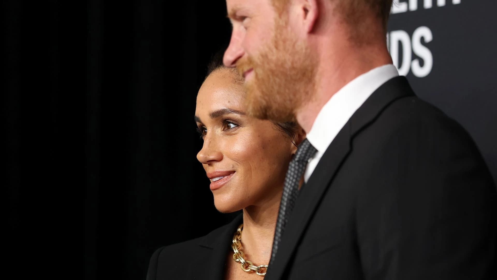 Meghan Markle y el príncipe Harry reaparecen en la alfombra roja