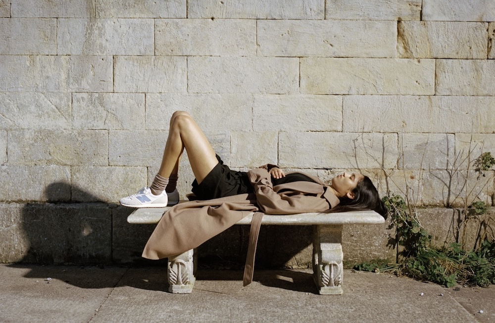 New Balance 471: la silueta inspirada en el running de los 70 que pisa con estilo el presente