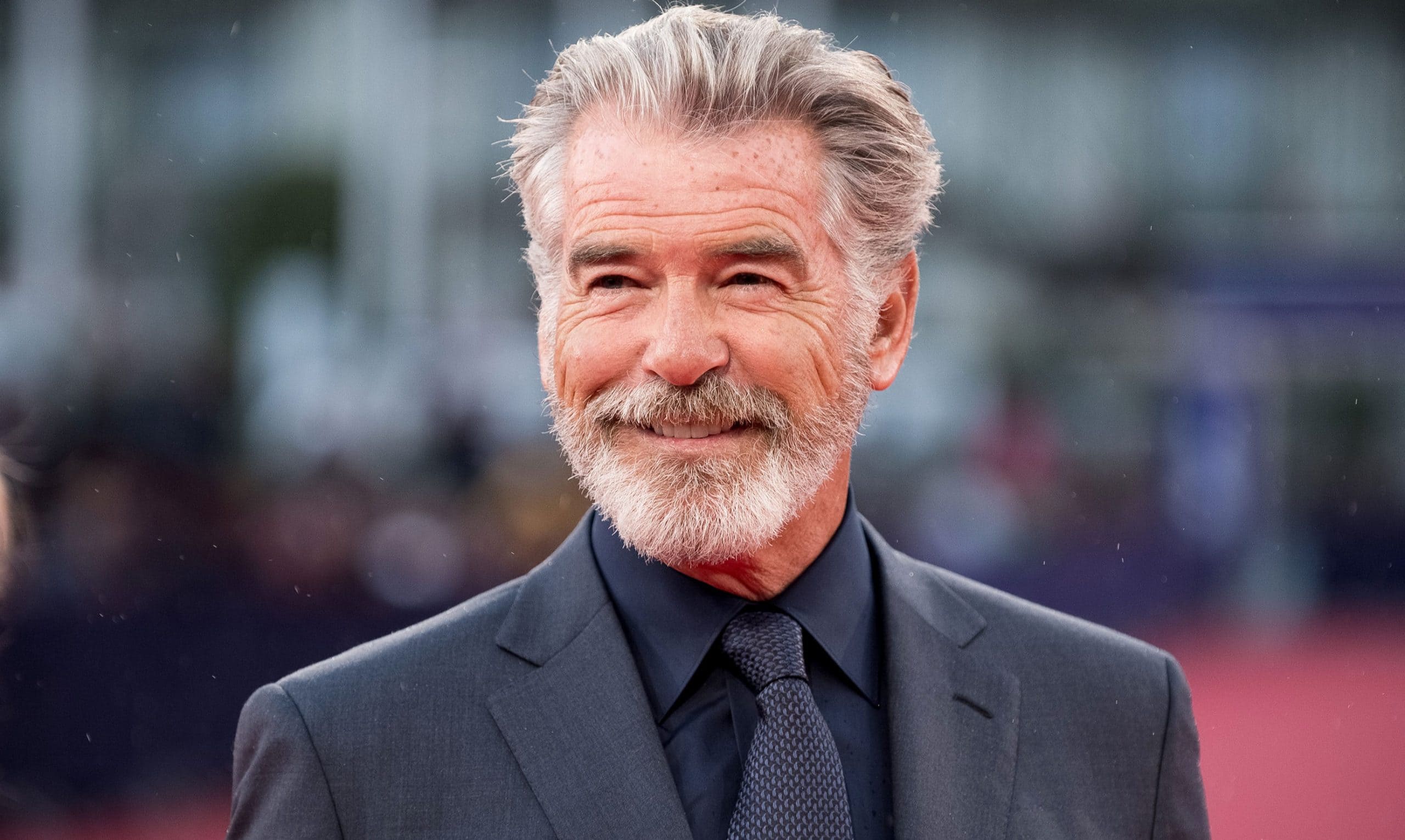 Pierce Brosnan vuelve a reunirse con su hijo después de 20 años