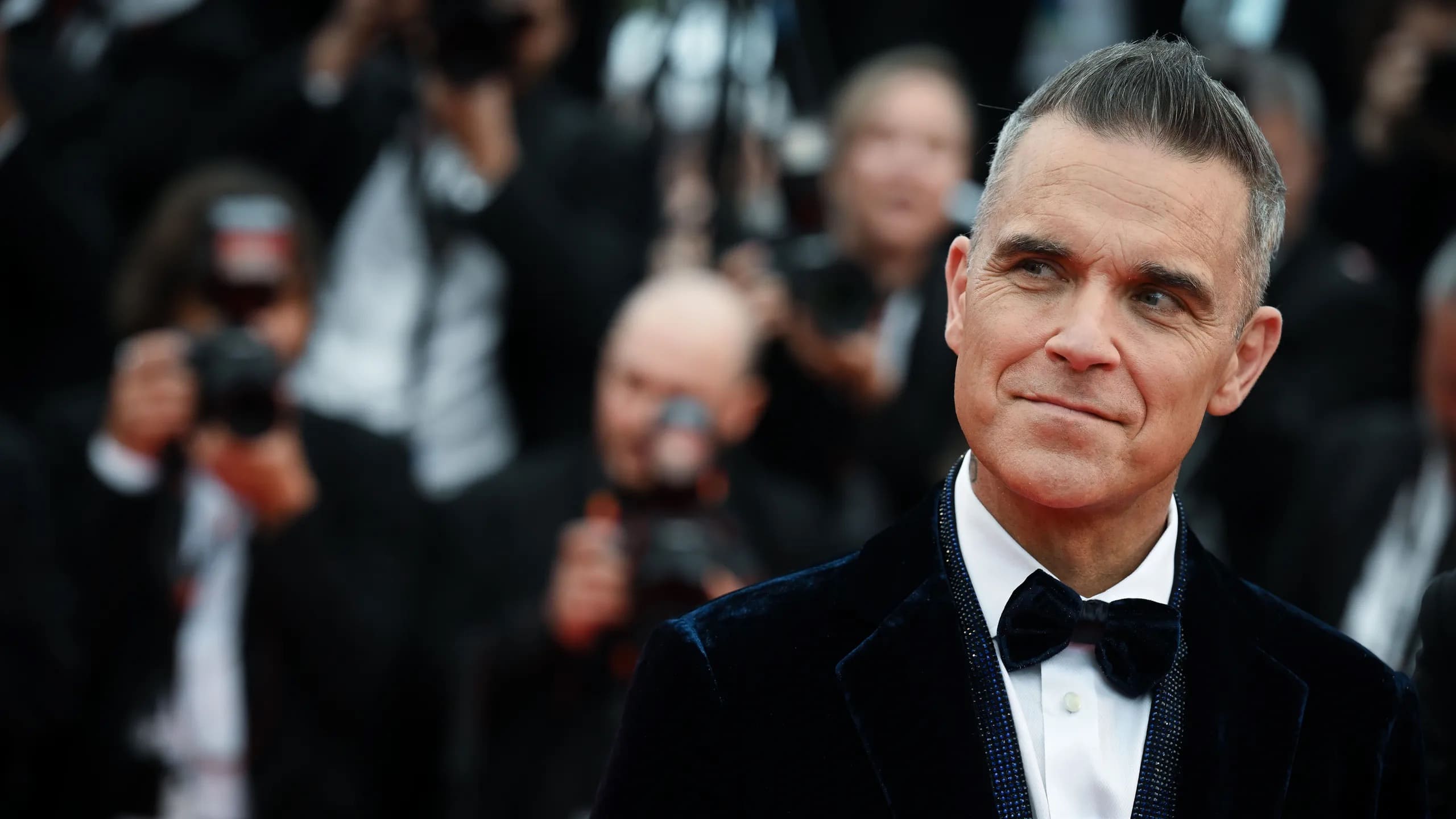 La hija de Robbie Williams debuta en la actuación a los 13 años