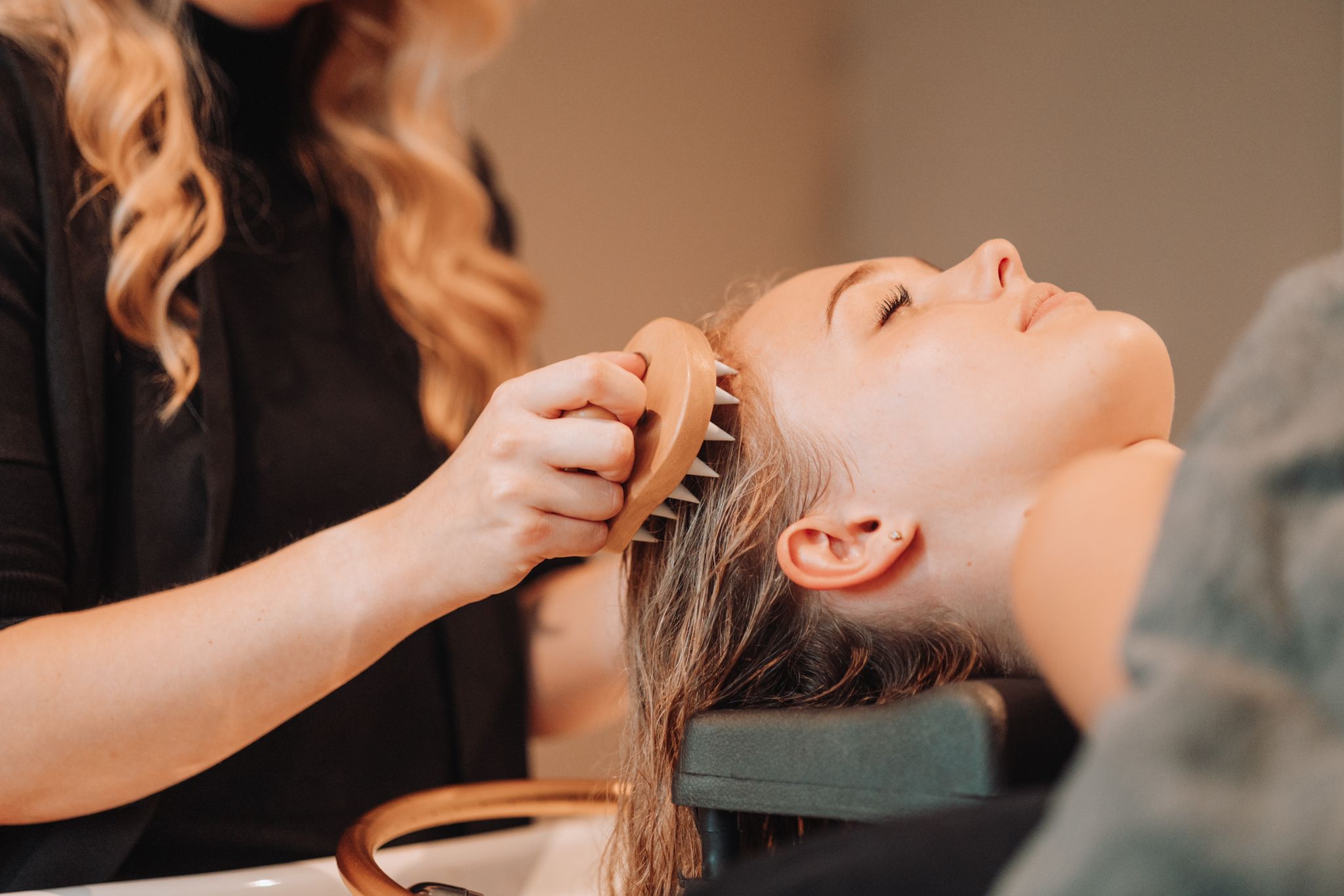 Lavado de pelo al estilo japonés, un método que se ha vuelto tendencia  por sus resultados