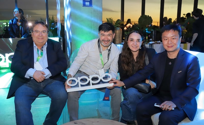 Patricio Marín, Guido Martínez, Angélica Bustos y Elon Lee