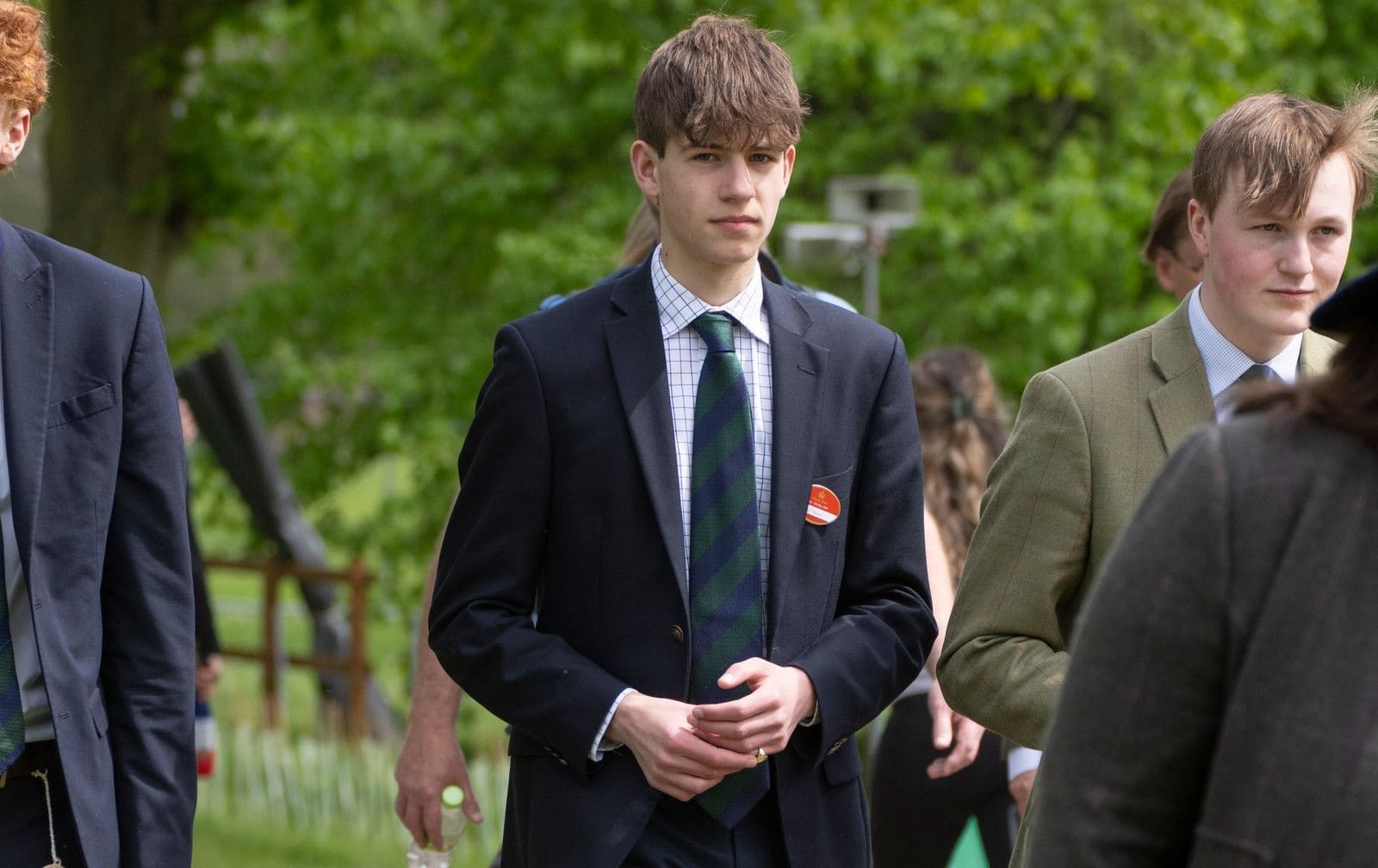 James, hijo del príncipe Eduardo y Sofia, cumple 18 y debe tomar una decisión crucial