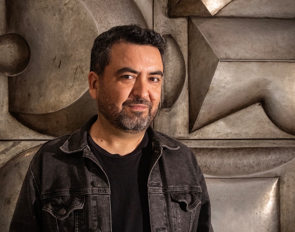 La era del entusiasmo: Los años 90 según Oscar Contardo