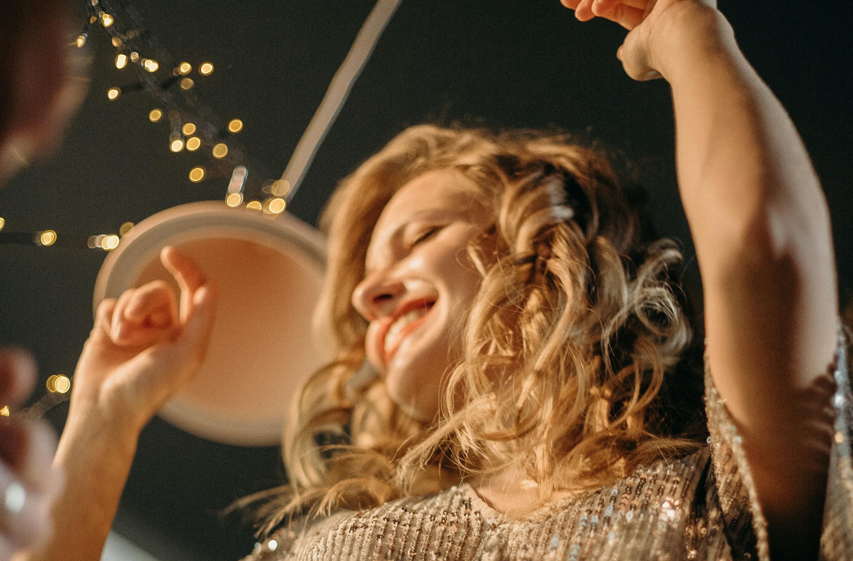 Peinados y tratamientos simples para cerrar el año con un look impecable