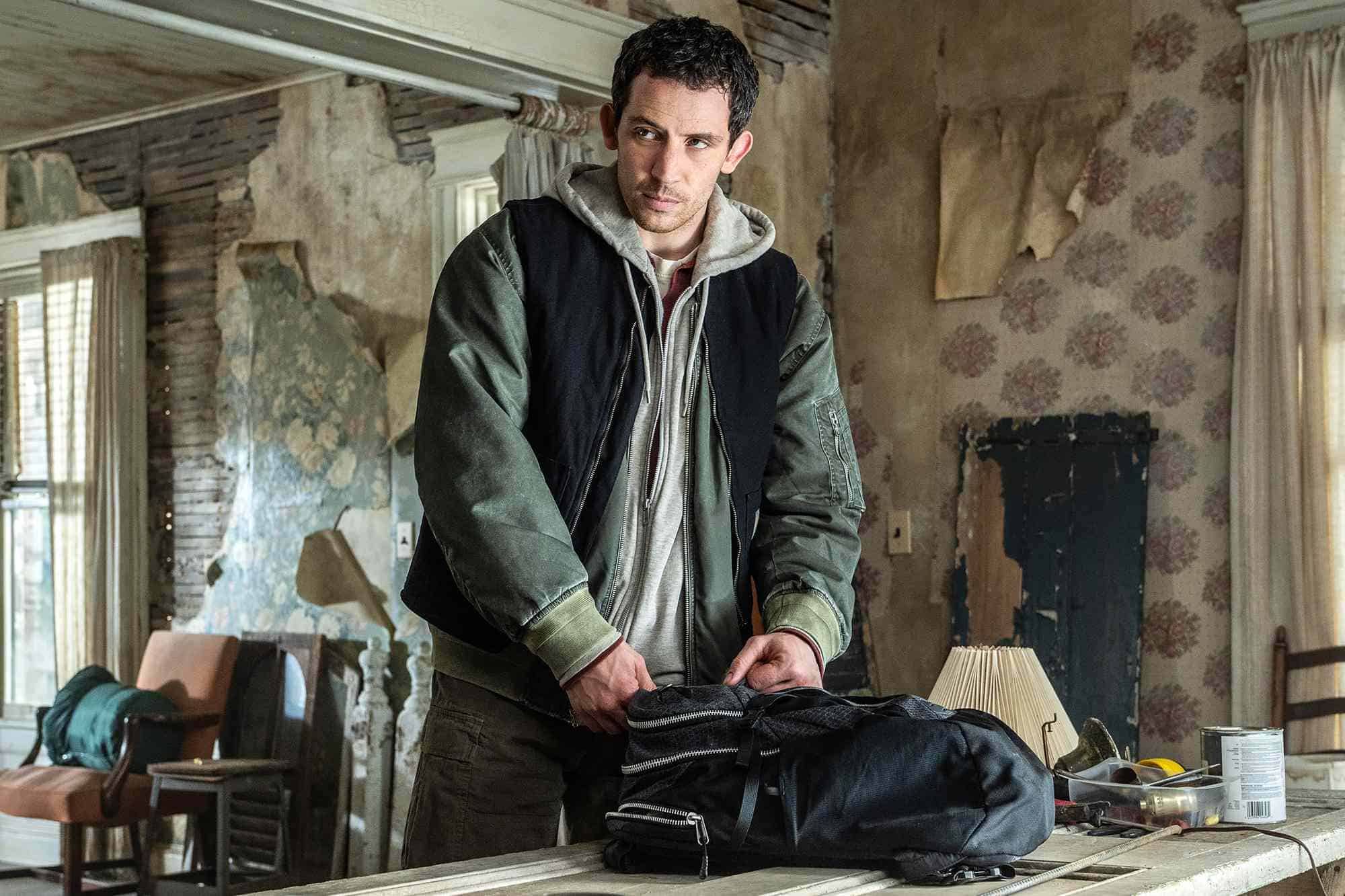 Steven Spielberg presenta su enigmática película sobre OVNIS con Emily Blunt y Josh O’Connor