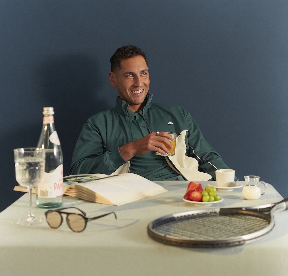 Alejandro Tabilo inicia nueva alianza con Ellesse: tenis, estilo y una nueva forma de vivir el deporte