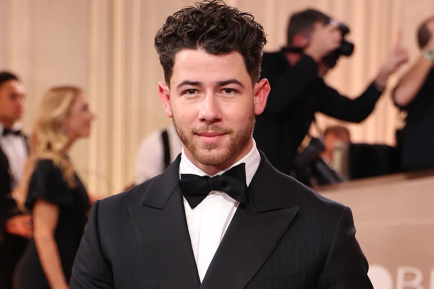 El motivo detrás de la salida de Nick Jonas de los Globos de Oro 2026