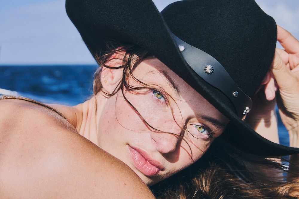 VÉLEZ presenta sus esenciales para el verano