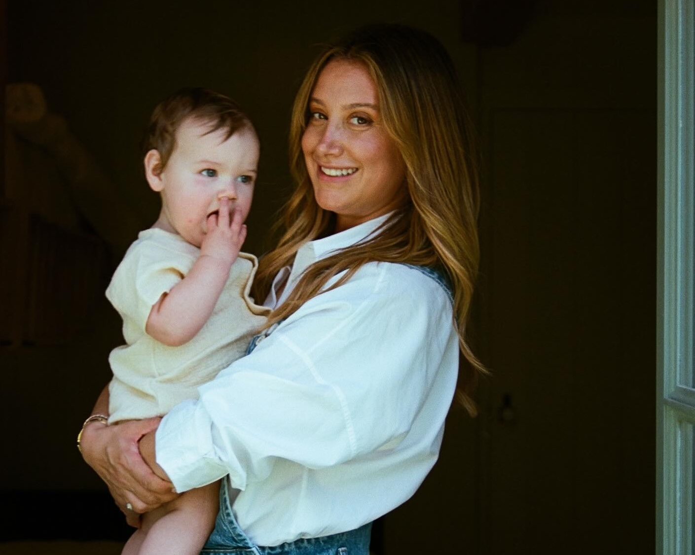 Ashley Tisdale destapa grupo de “madres tóxicas” entre las famosas