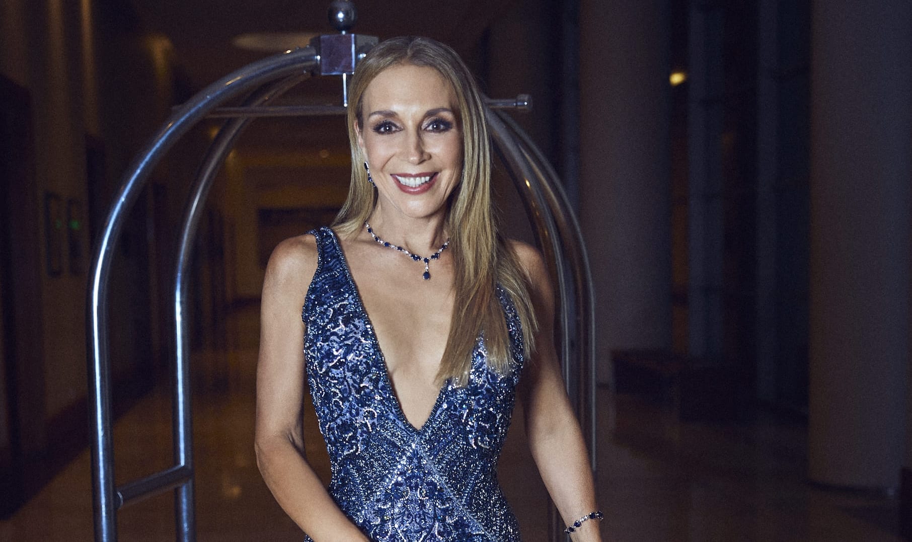 Karen Doggenweiler impacta en Viña con un vestido chileno que tiene 10 mil cristales