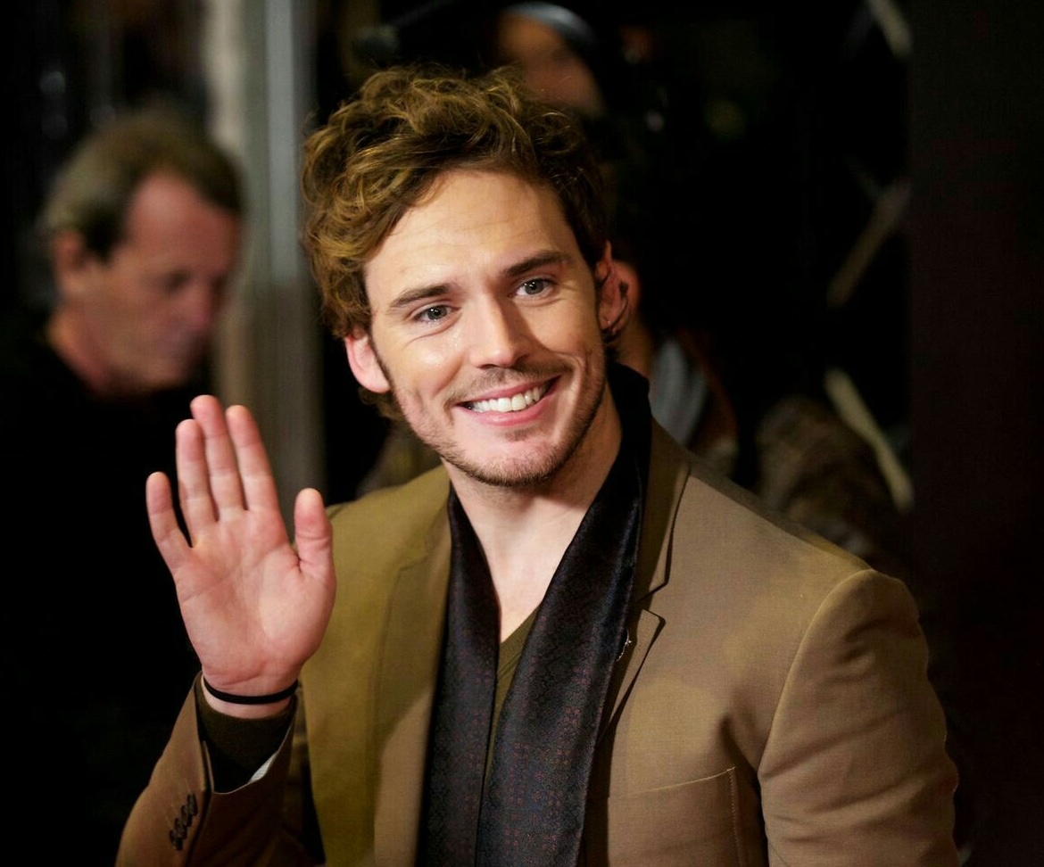 Sam Claflin revela su lucha contra la dismorfia corporal: “No me gusta cómo me veo”