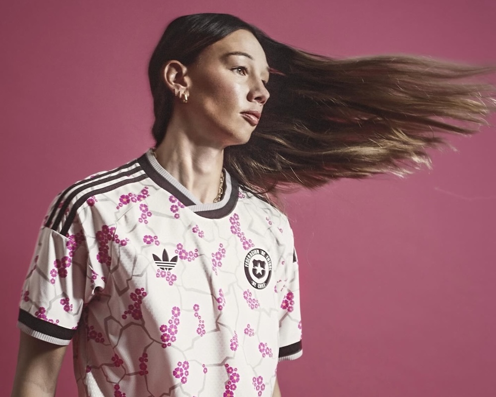 Presentan nueva camiseta de la Selección Chilena con homenaje al Desierto Florido