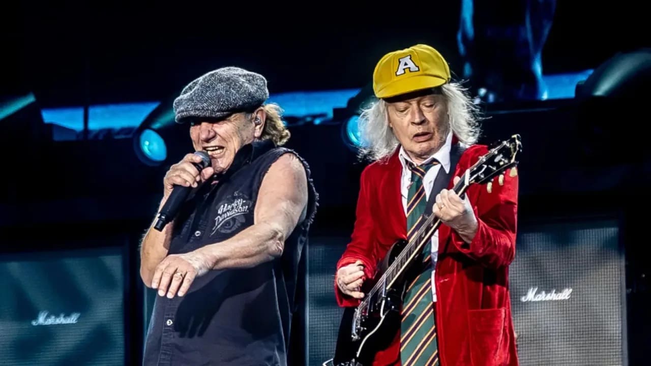 Guitarrista de AC/DC es internado en Buenos Aires tras su paso por Chile
