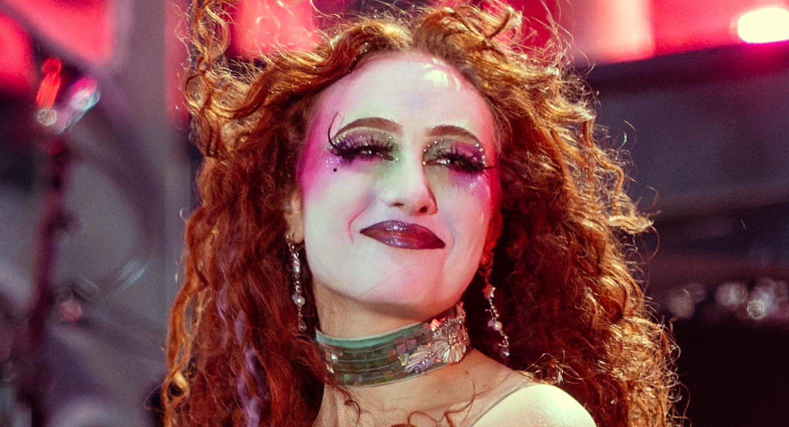 Polémica: acusan a Chappell Roan de hacer llorar a la hija de Jude Law