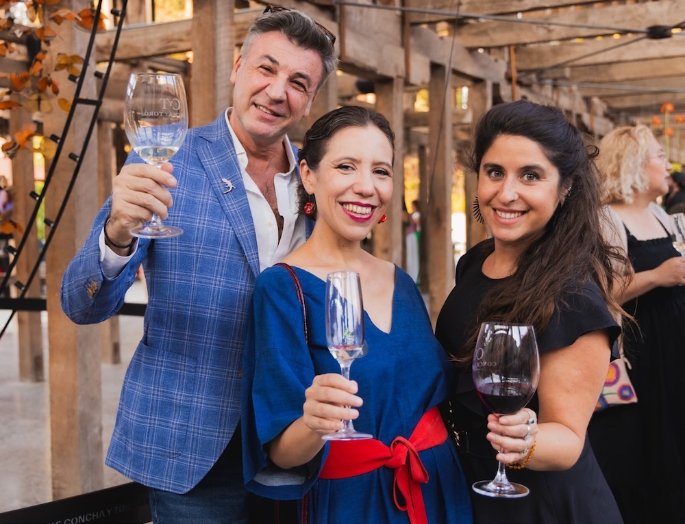 Yann Yvin, Carla Urrunaga y Loreto Oda.