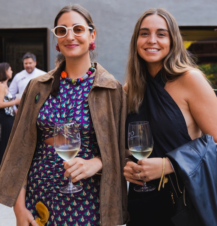 Javiera Zamur y Josefina Alcaíno