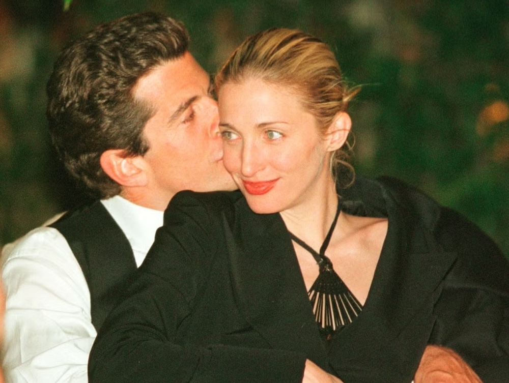 Carolyn Bessette-Kennedy: Tips para replicar los looks con diez prendas básicas