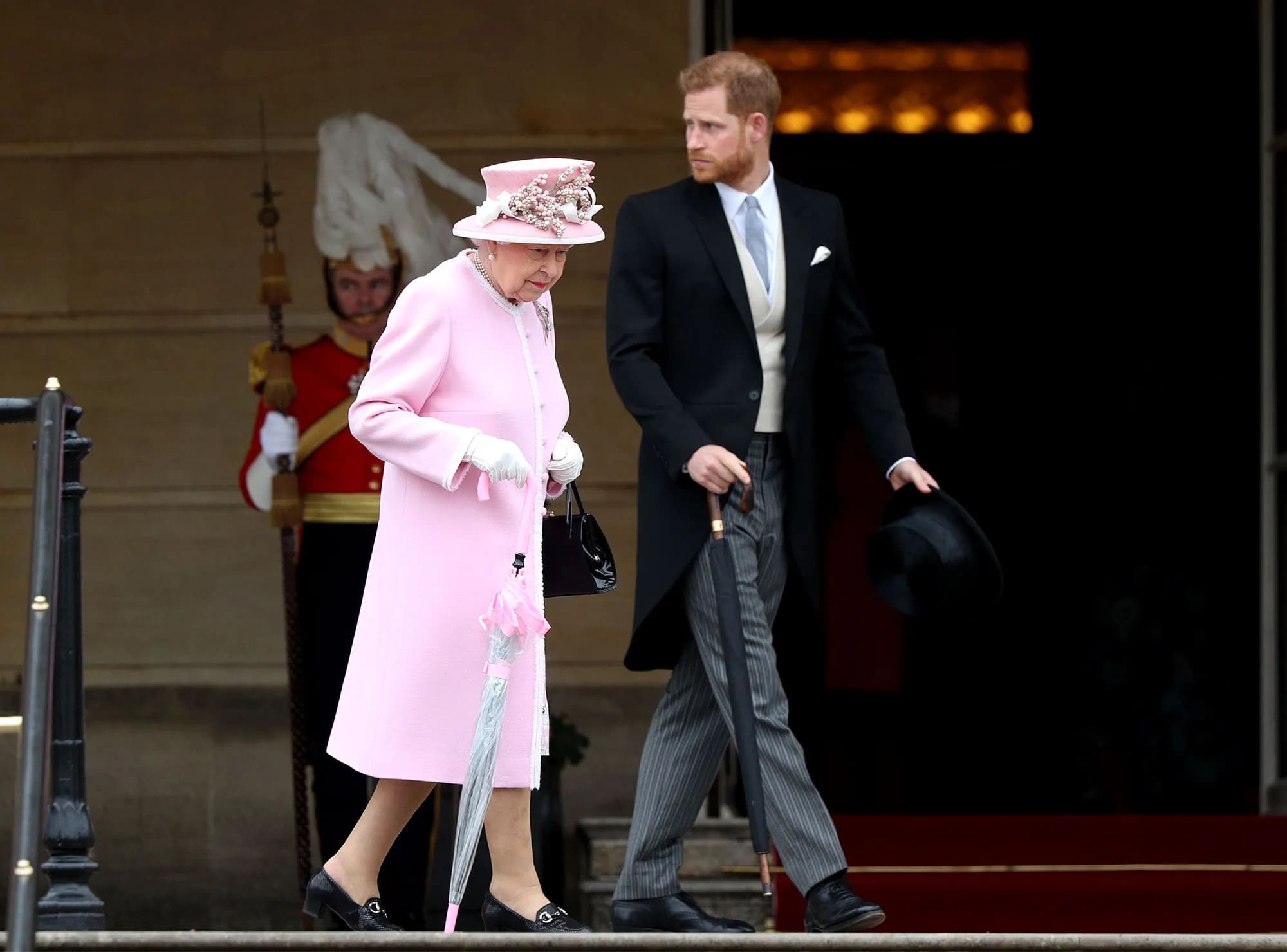 La particular forma en que Isabel II hablaba con el príncipe Harry