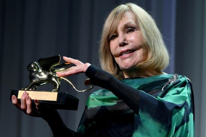 Kim Novak rechaza que Sydney Sweeney la interprete en su biopic: “Sobresale demasiado de la cintura para arriba”