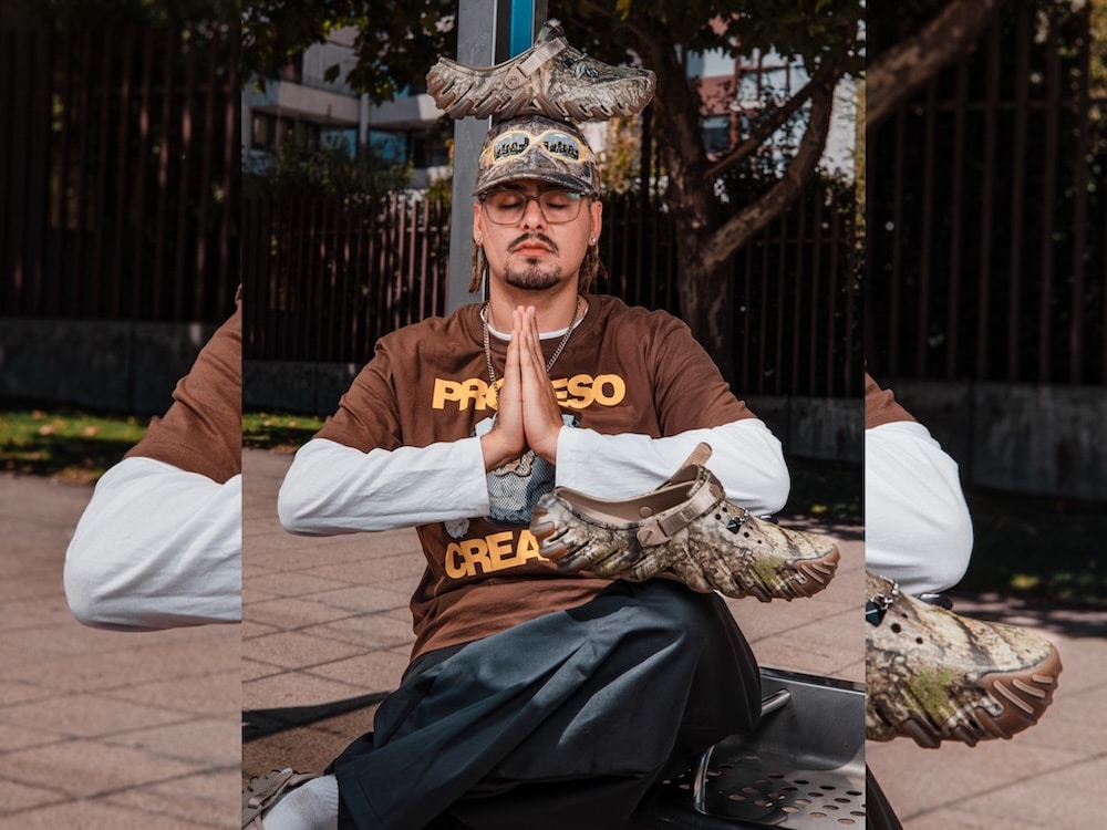 DrefQuila es el nuevo rostro de Crocs y lanza campaña inspirada en la vida cotidiana