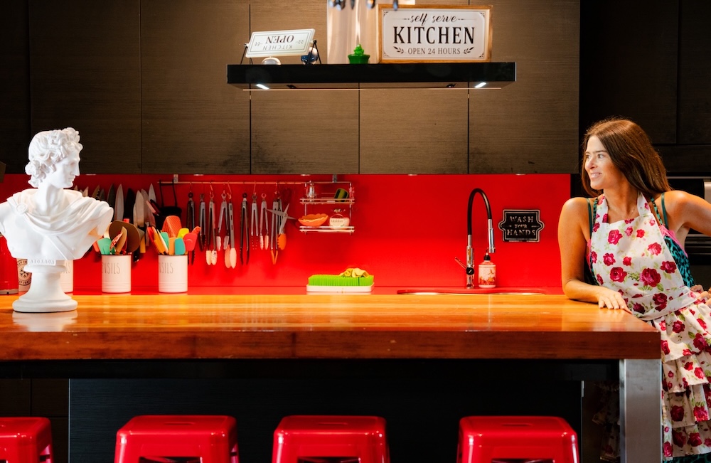 Deco Velvet: La cocina de Valentina Mac-Auliffe, donde más es más