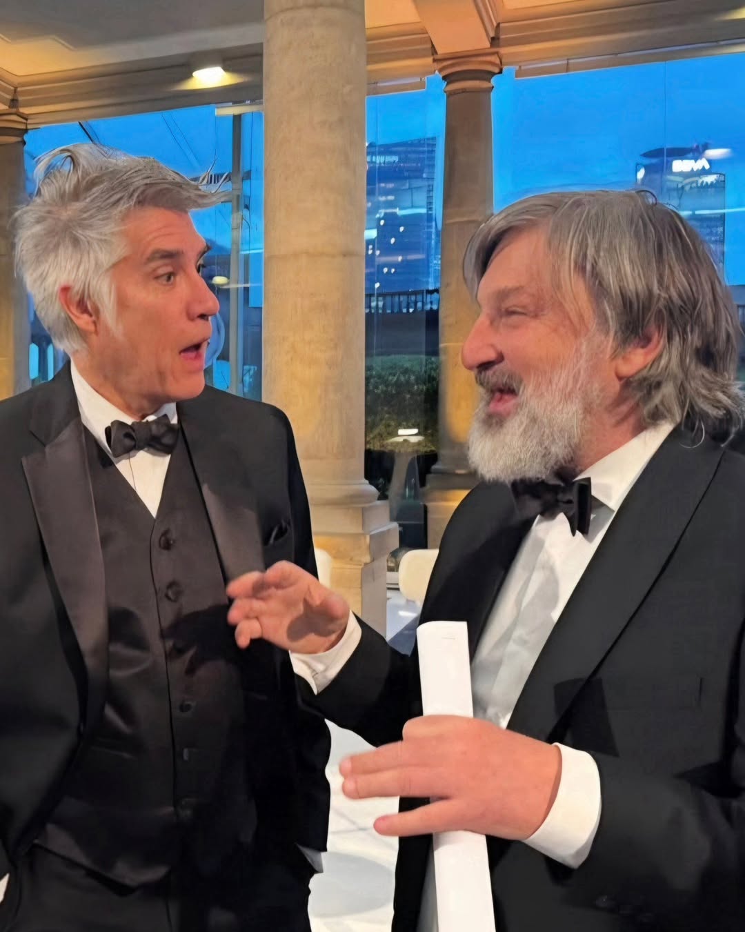 Alejandro Aravena y Smiljan Radić, juntos en ceremonia de los Pritzker
