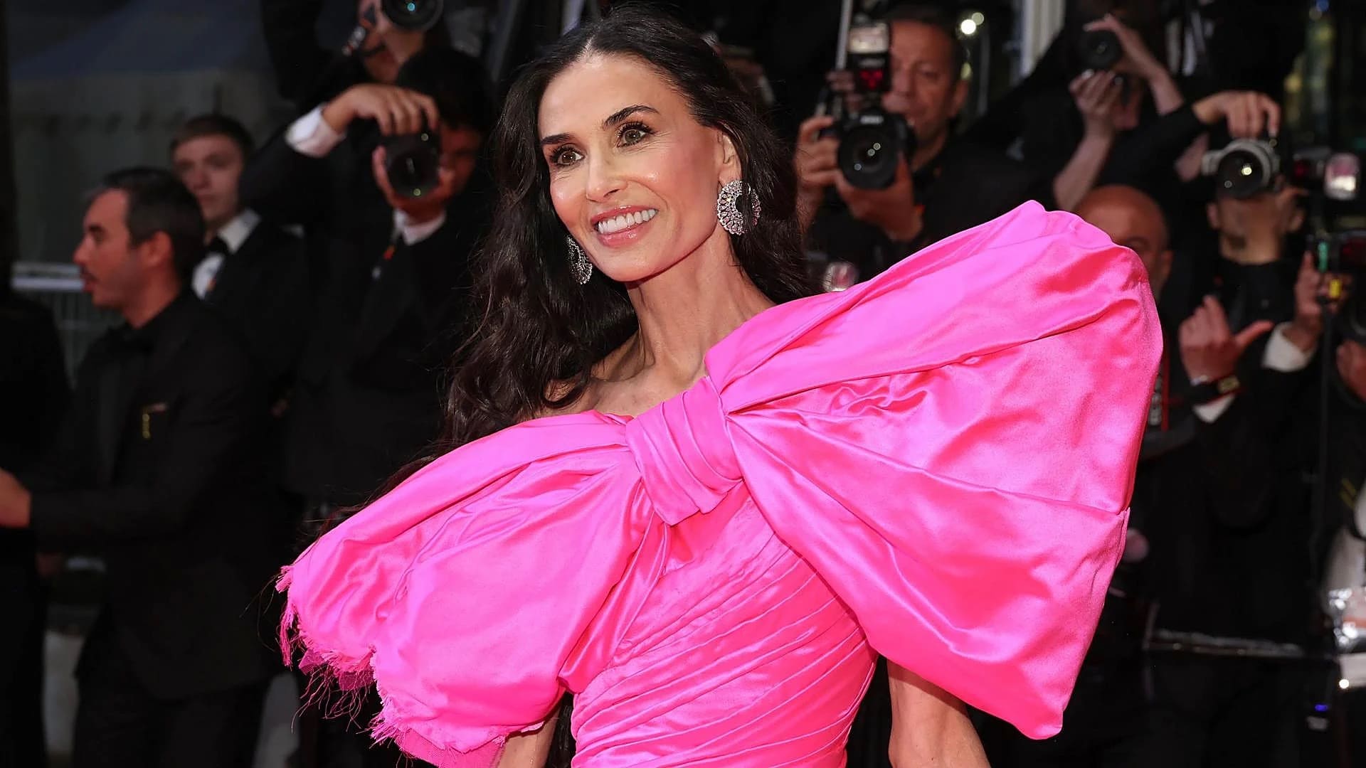 Demi Moore sorprendió en Cannes con un cambio de look