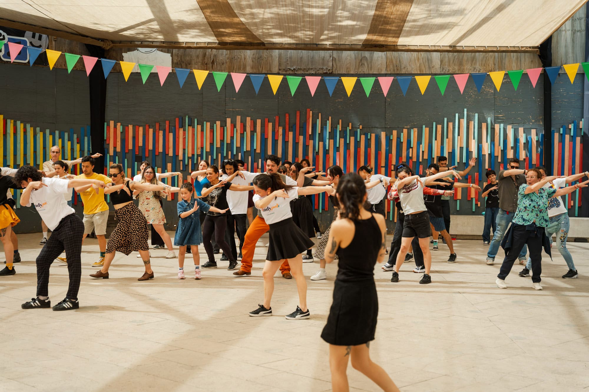 Música y baile gratis llegan a las plazas de Centro Cultural Gabriela Mistral