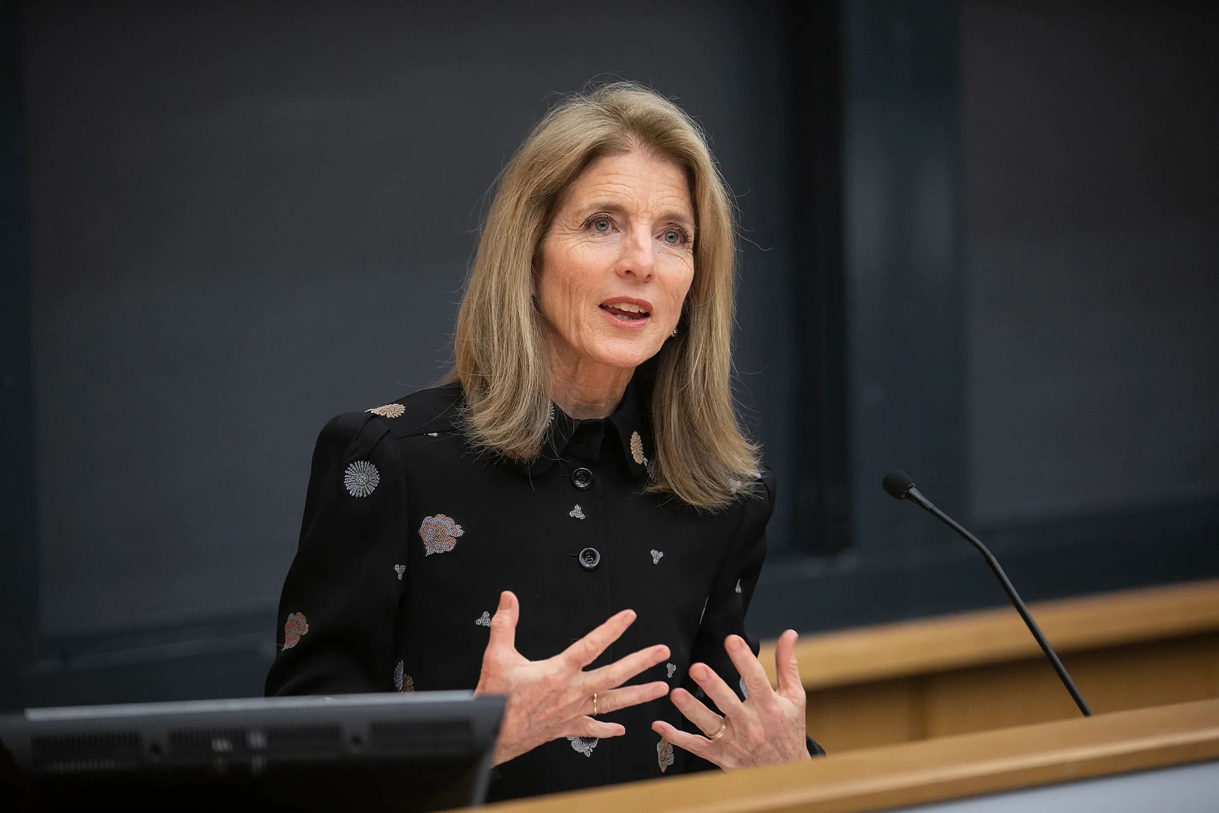 Caroline Kennedy se emocionó al recordar a su hija fallecida