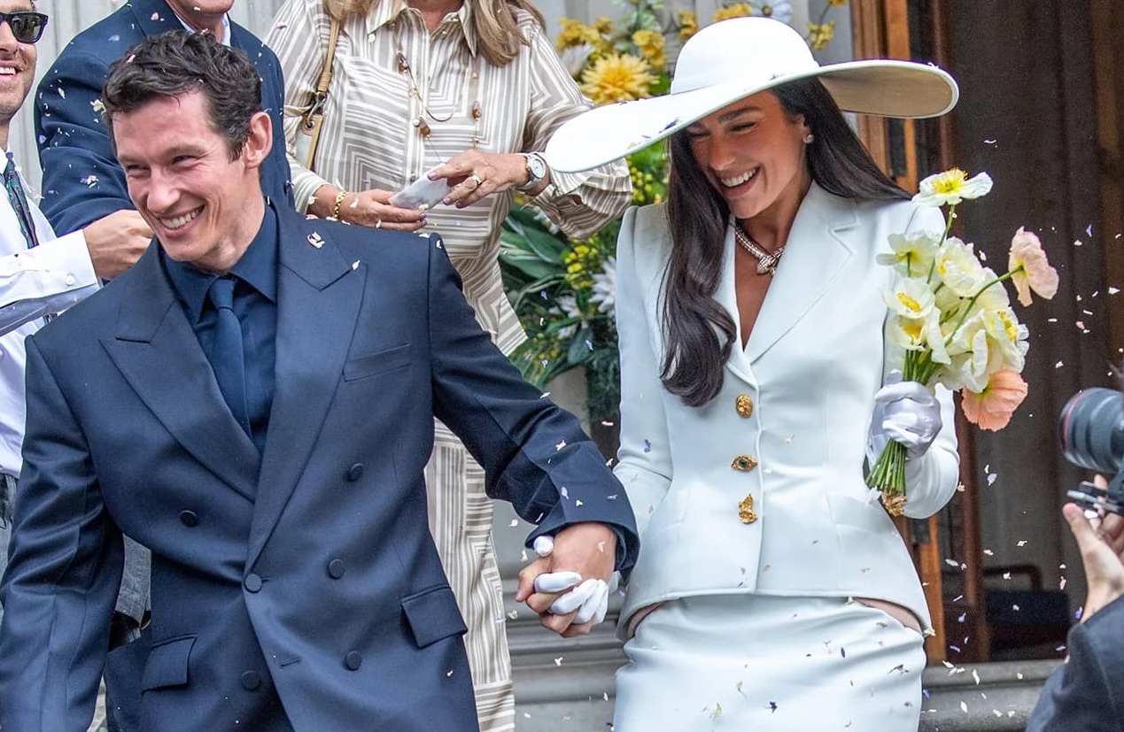 Por qué la boda de Dua Lipa provocó protestas en Palermo
