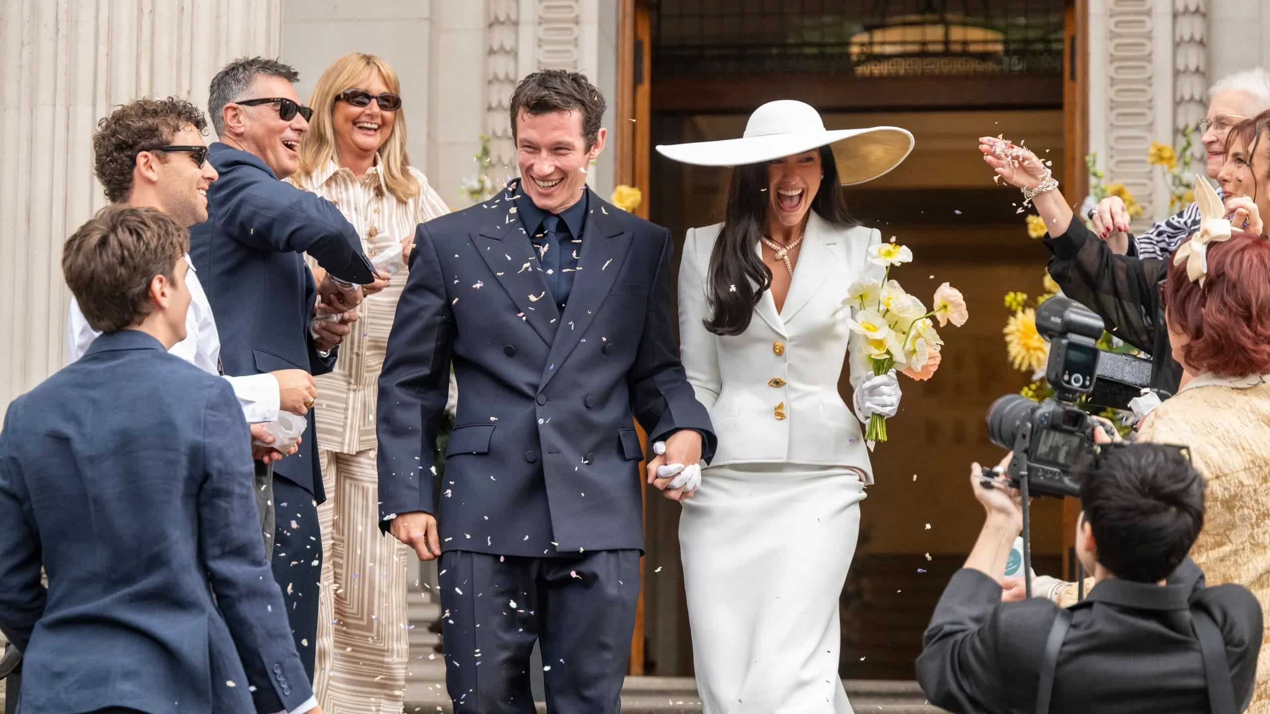 Así fue el íntimo matrimonio de Dua Lipa y Callum Turner