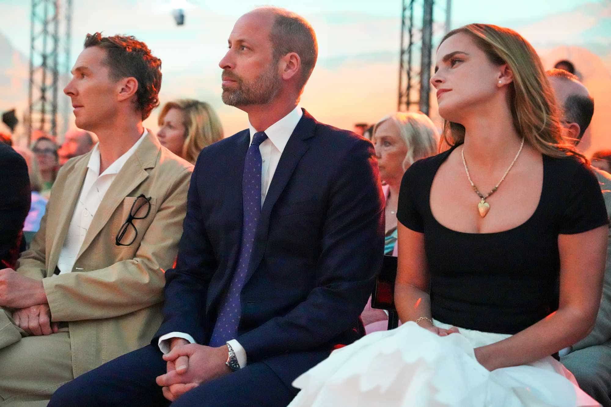Emma Watson reaparece junto al príncipe William y Benedict Cumberbatch