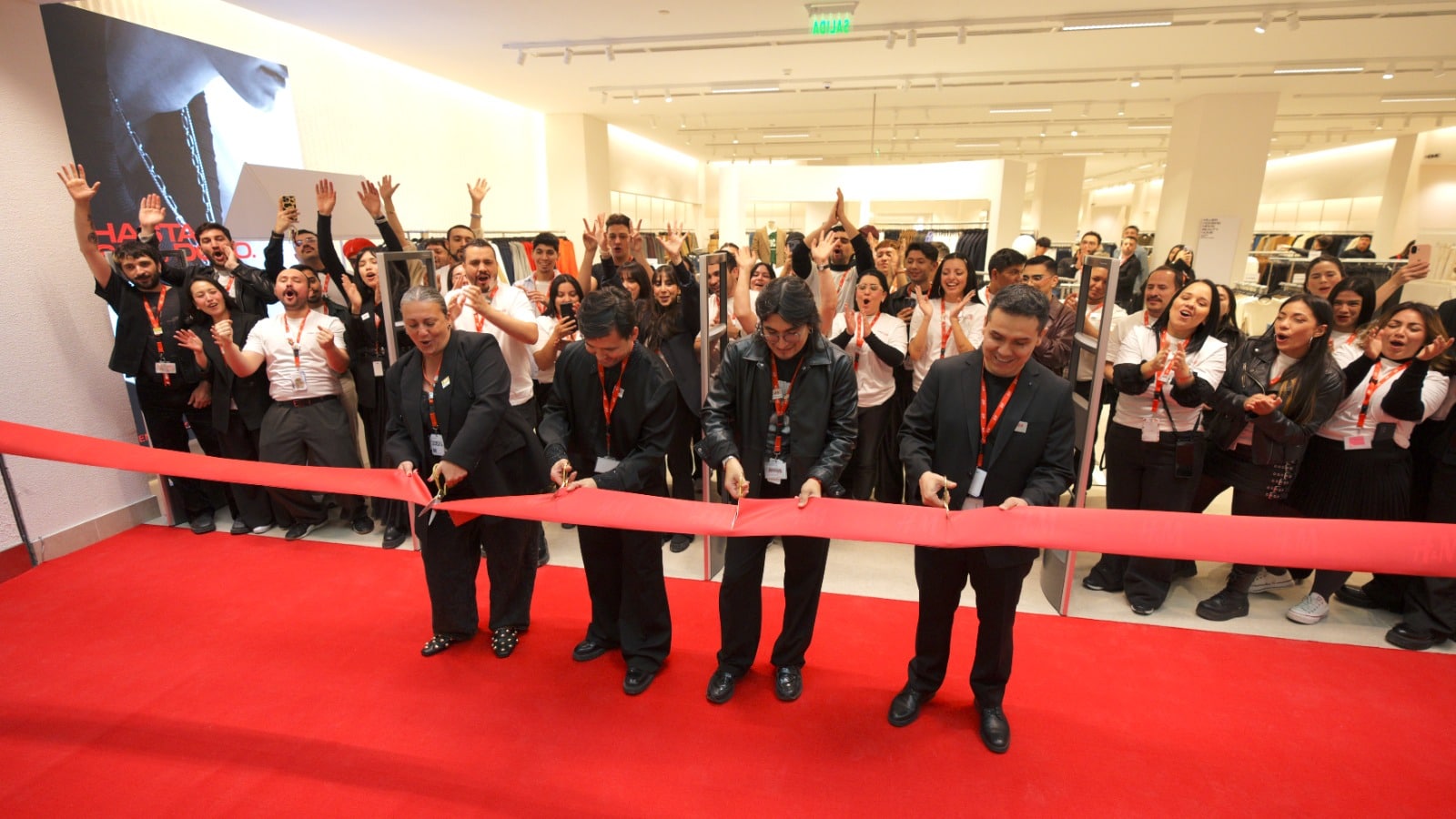H&M renueva su tienda en Cenco Alto Las Condes