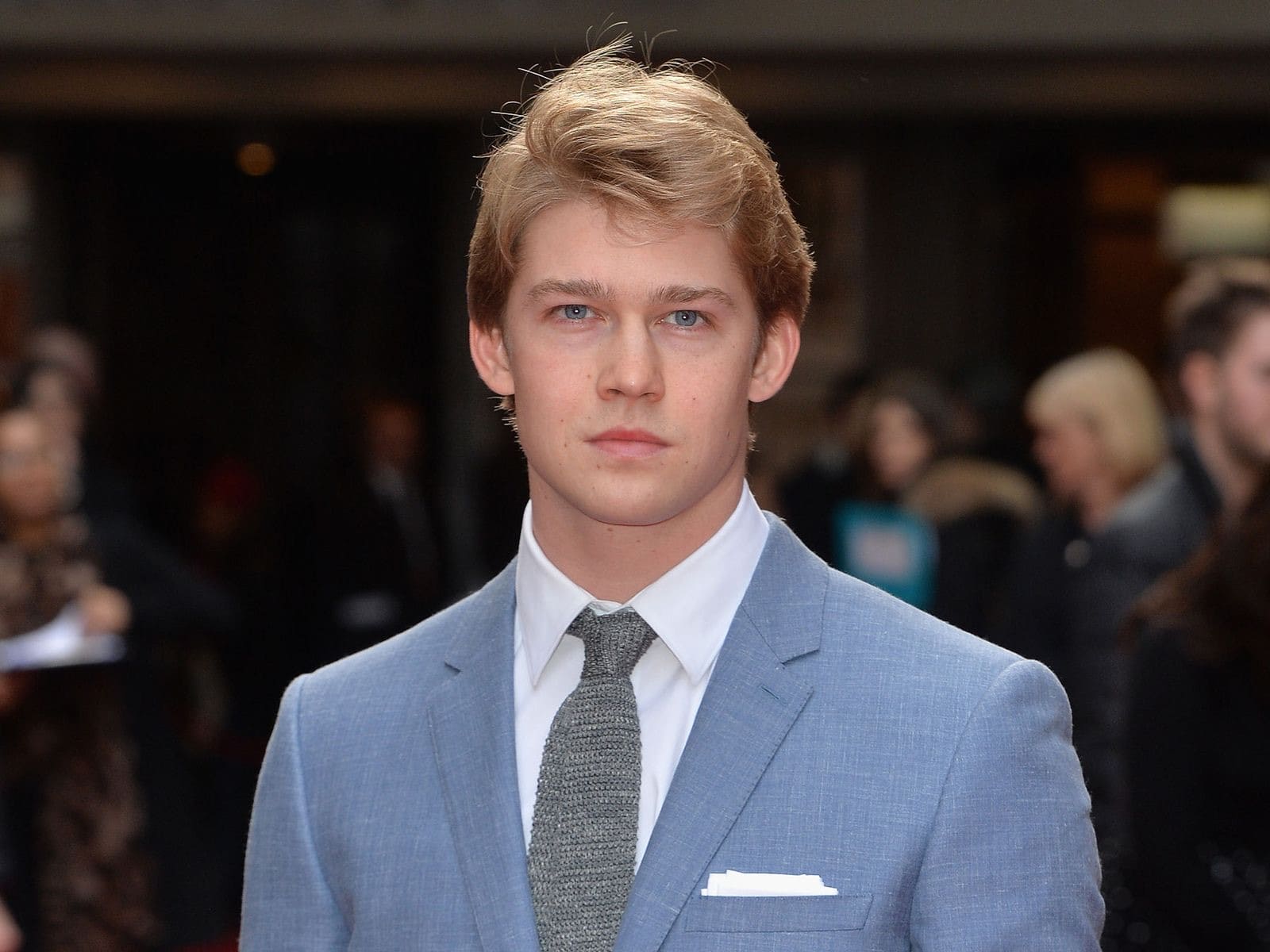 Joe Alwyn reaparece junto a Sarah Pidgeon en romántica salida nocturna