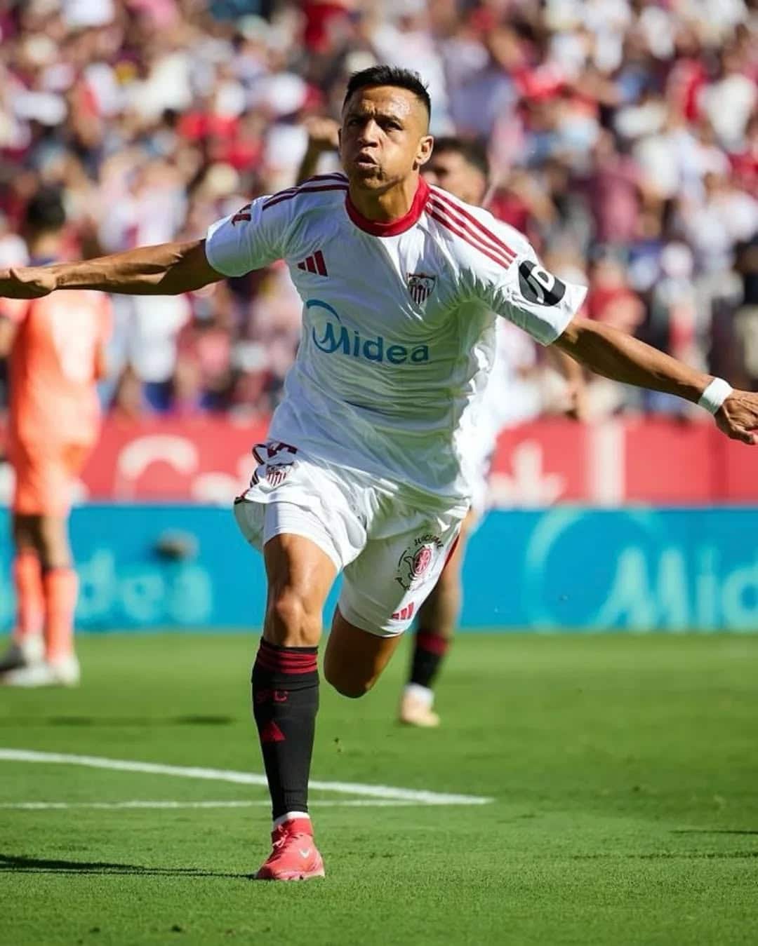 Alexis Sánchez se despide del Sevilla FC